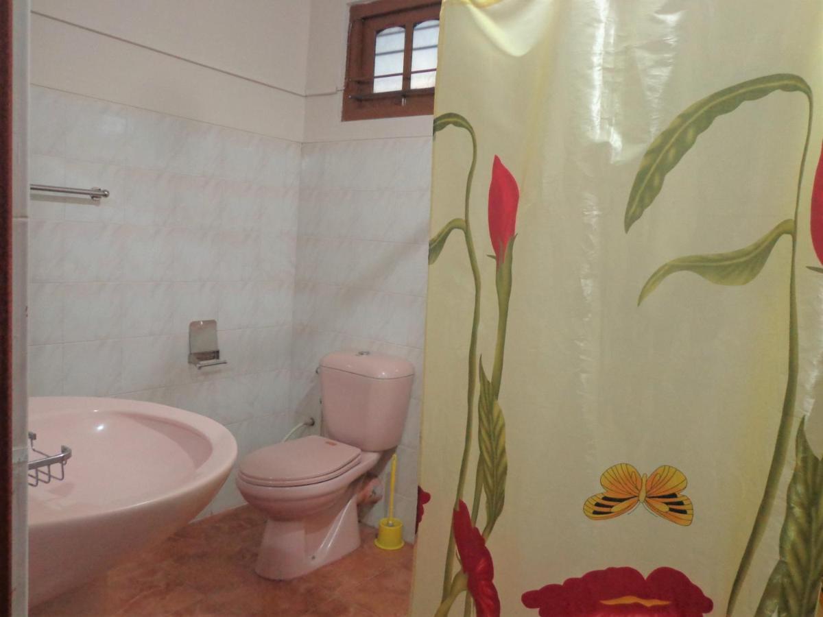 Nisha Homestay Inn Peradeniya Exterior foto