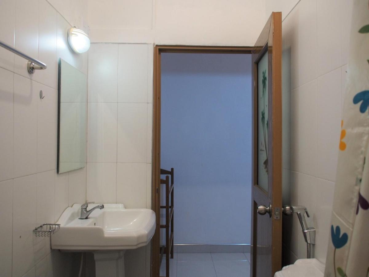 Nisha Homestay Inn Peradeniya Exterior foto